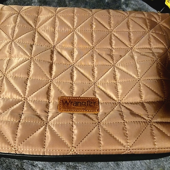 Wrangler Quilted handbag - Picture 3 of 9